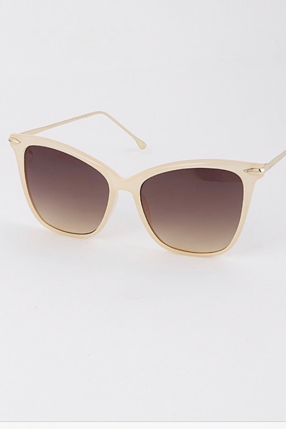 nude frame cat eye sunglasses 